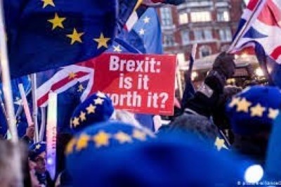 Brexit может вызвать широкую «забастовку инвесторов», предупреждает председатель UBS Аксель Вебер