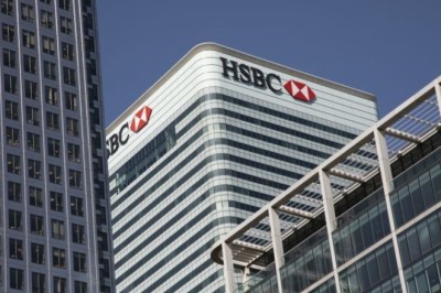 Крупнейший в Европе кредитор HSBC заявляет, что прибыль до налогообложения за год упала на 18%