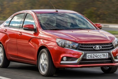 Автолюбитель приобрел LADA Vesta и назвал её преимущества в сравнении с KIA Rio